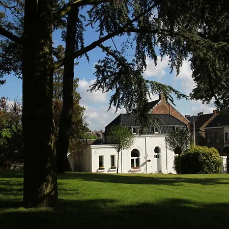 Ferienhaus De La Conciergerie Du Cheval Blanc