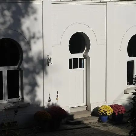 Gite De La Conciergerie Du Cheval Blanc Holiday home *