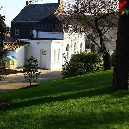 Holiday home Gite De La Conciergerie Du Cheval Blanc