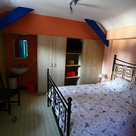 Gite De La Conciergerie Du Cheval Blanc Holiday home Luttre